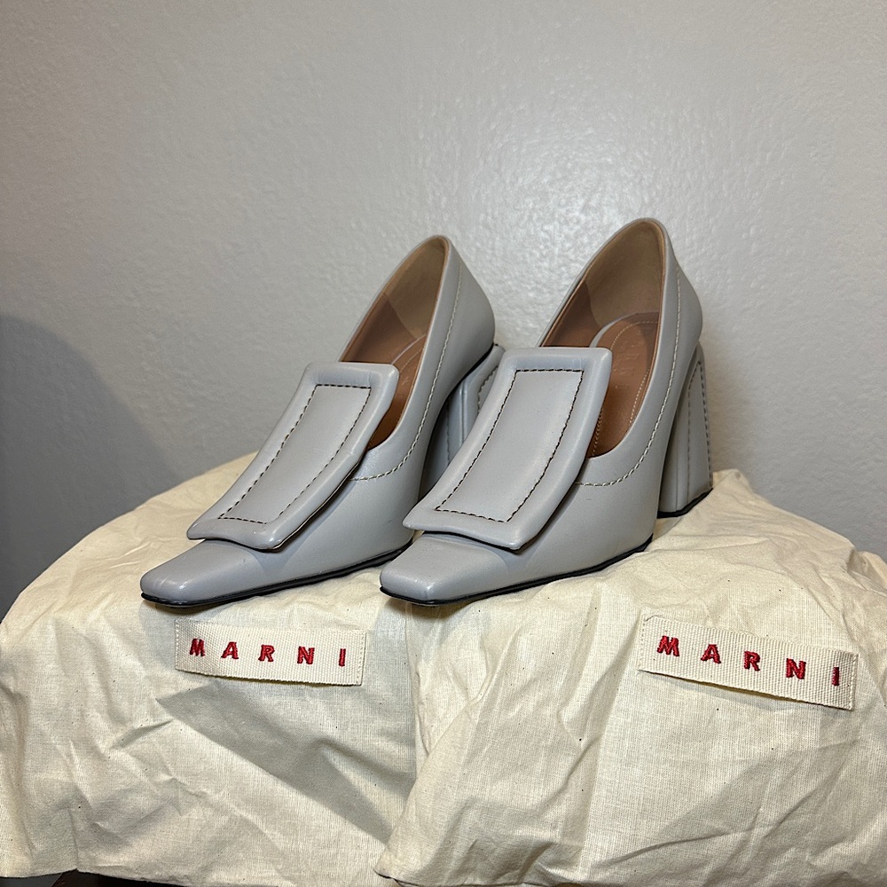 Dead stock Marni buckle heels